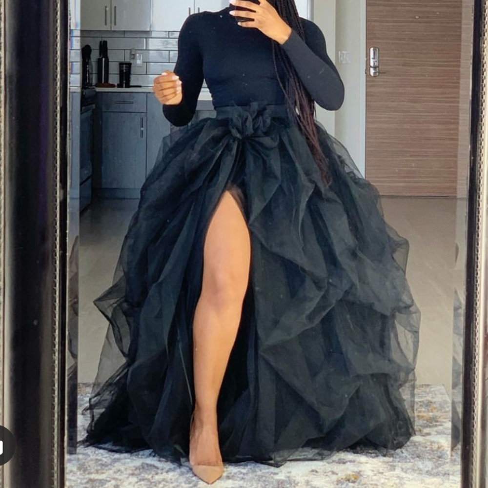 Tulle skirt by oyemwen